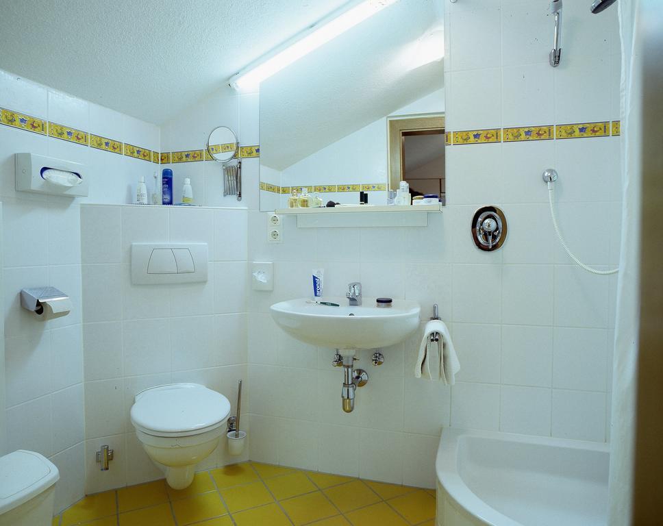 Hotel Haus Wallis Lech am Arlberg Pokoj fotografie