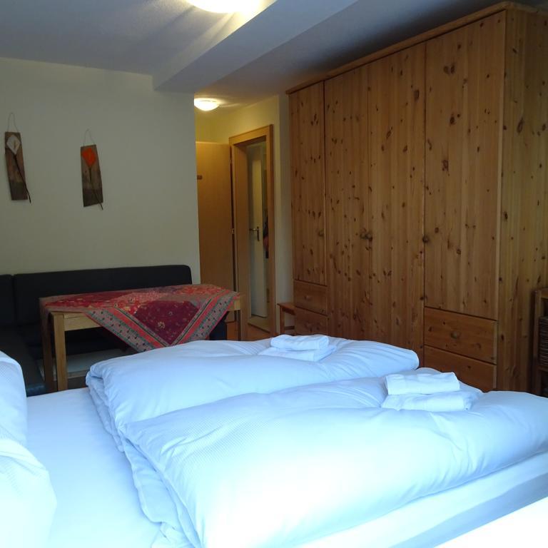 Hotel Haus Wallis Lech am Arlberg Pokoj fotografie