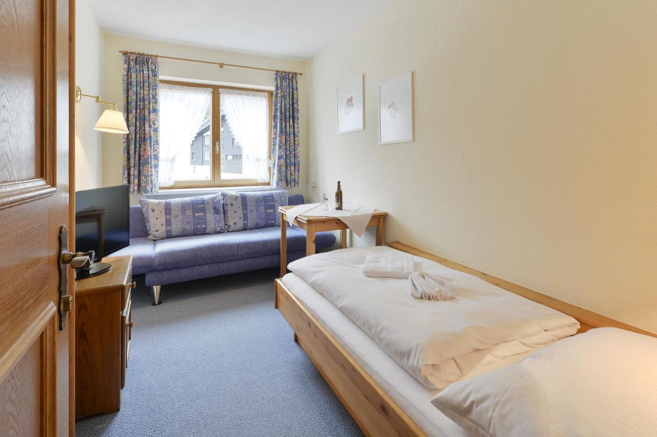 Hotel Haus Wallis Lech am Arlberg Pokoj fotografie