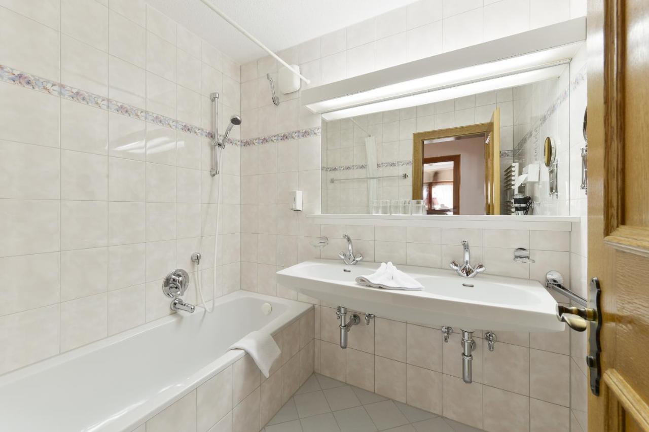 Hotel Haus Wallis Lech am Arlberg Pokoj fotografie